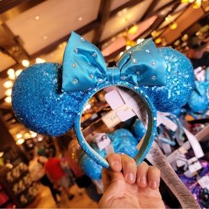 NWT Sequined Aqua Blue Minnie Ear Headband 🩵